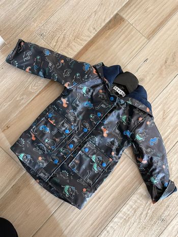 Imperméable fourré dinosaures