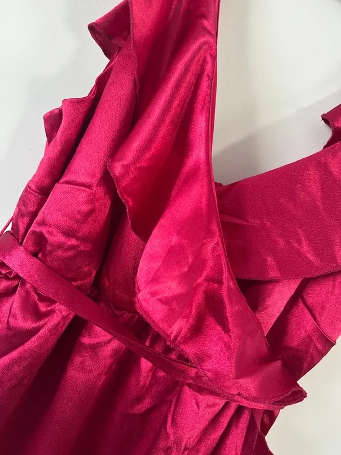 👗 🌻Little Mistress - Taille L- Robe - bordeaux portefeuille à volants - neuf sans étiquette - photo numéro 2