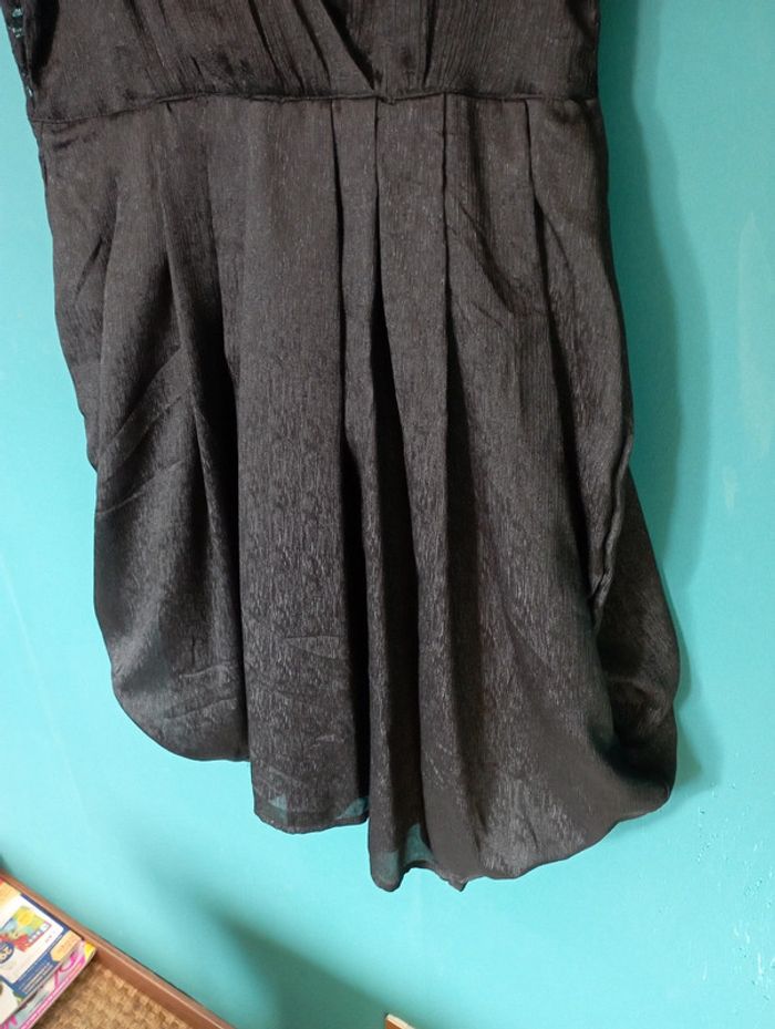 Robe chic dentelle et tissu satiné noir - photo numéro 3