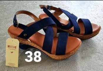 Chaussures MUSTANG T.38
