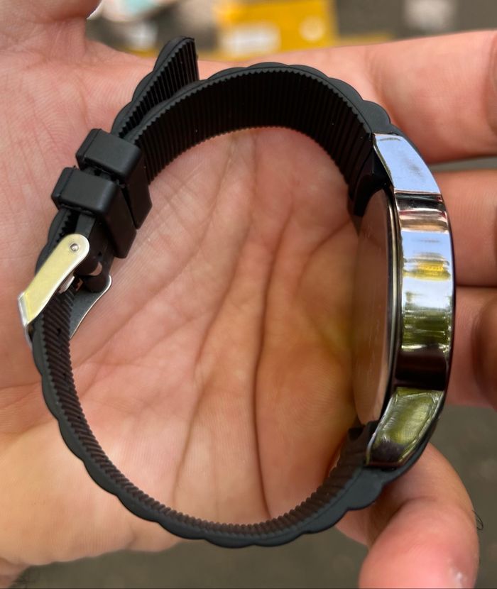 Montre Hugo Boss neuve jamais portée - photo numéro 2