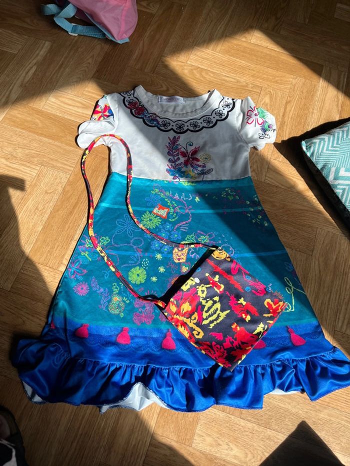 Déguisement fille 5 ans Disney encanto muababy