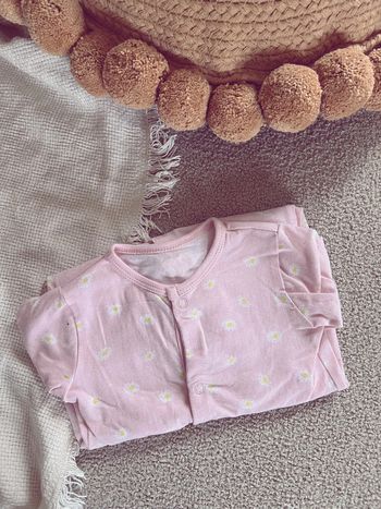 Pyjama rose avec motif fleur marguerite