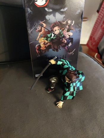 Figurine demon slayer