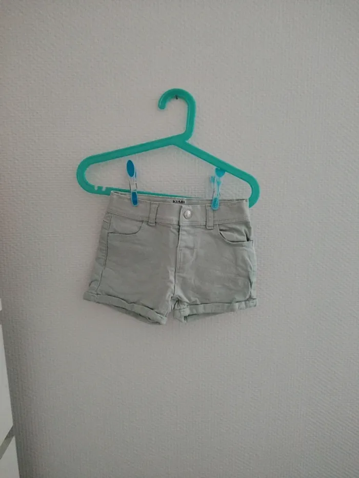 Short en jean taille 4 ans