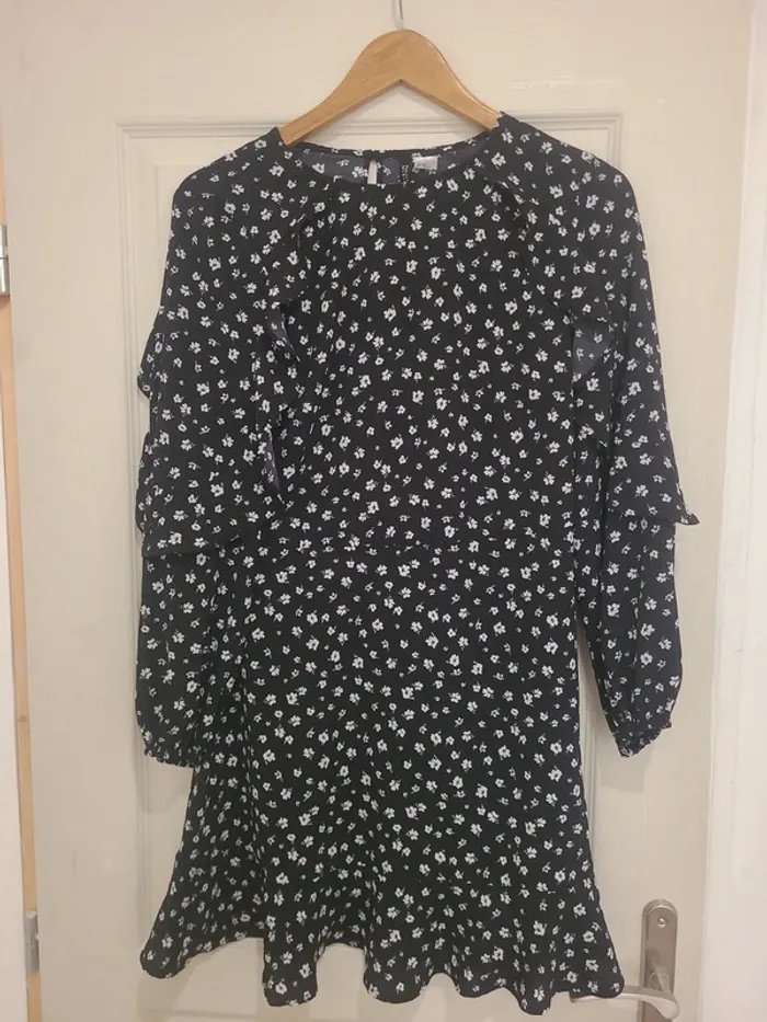 Robe fleurie noire
