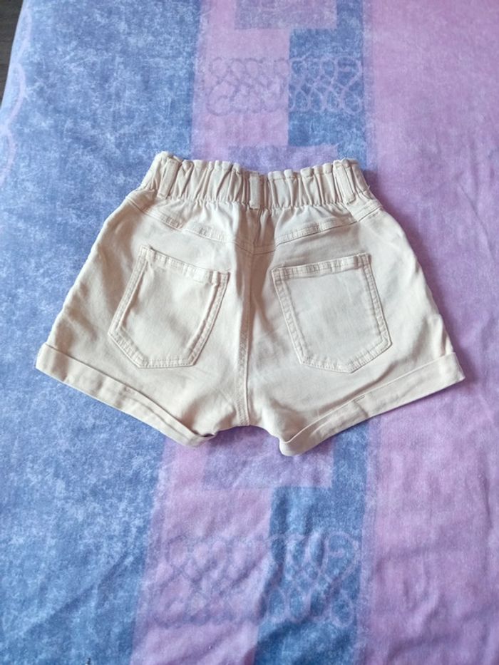 Short bershka taille 32 - photo numéro 5