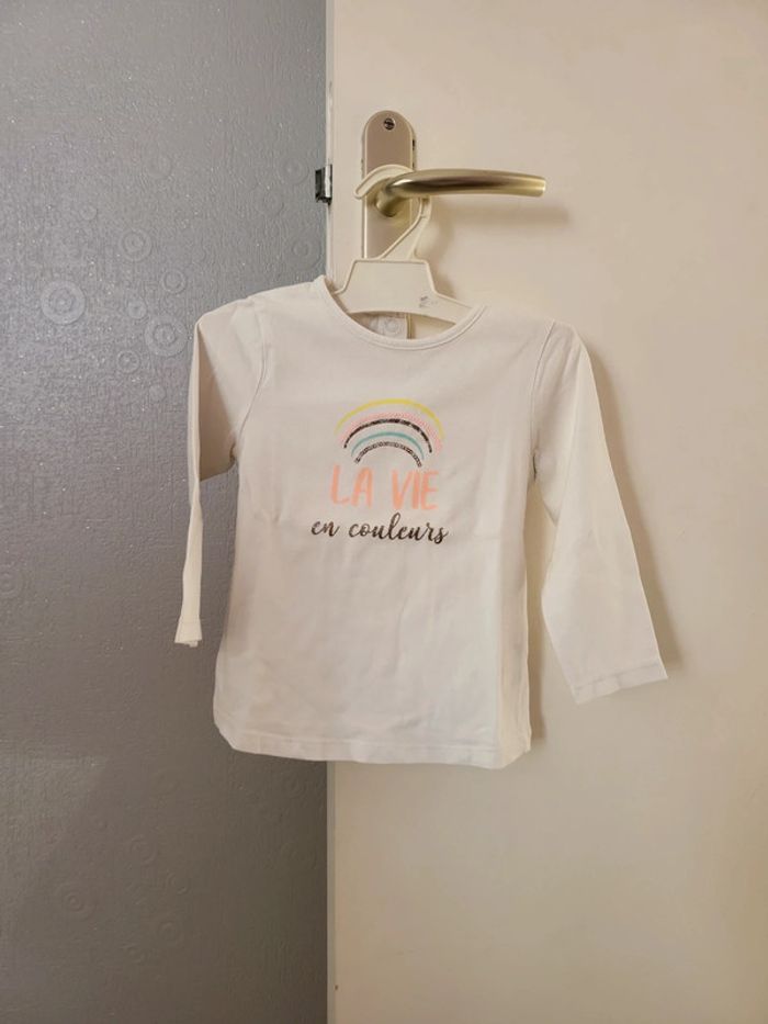 T-shirt manches longues fille 18 mois tape à l'œil très peu porté
