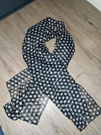Petit foulard  /écharpe  noir motifs pois