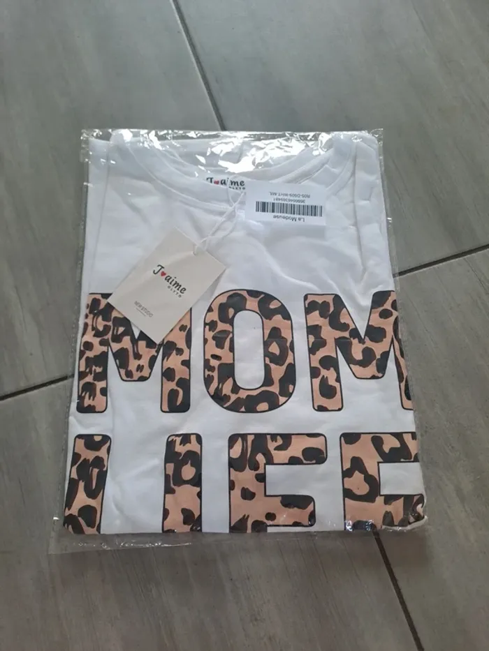 Tee-shirt neuf " Mom Life " La Modeuse Taille M/L