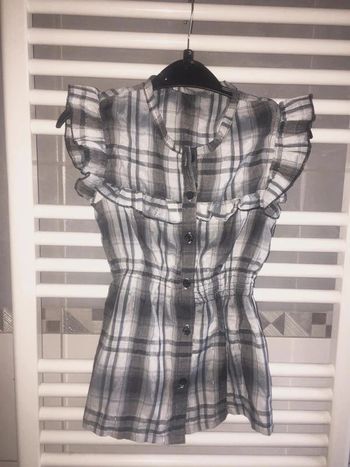 Tunique 6 ans en tbe à 2 euros