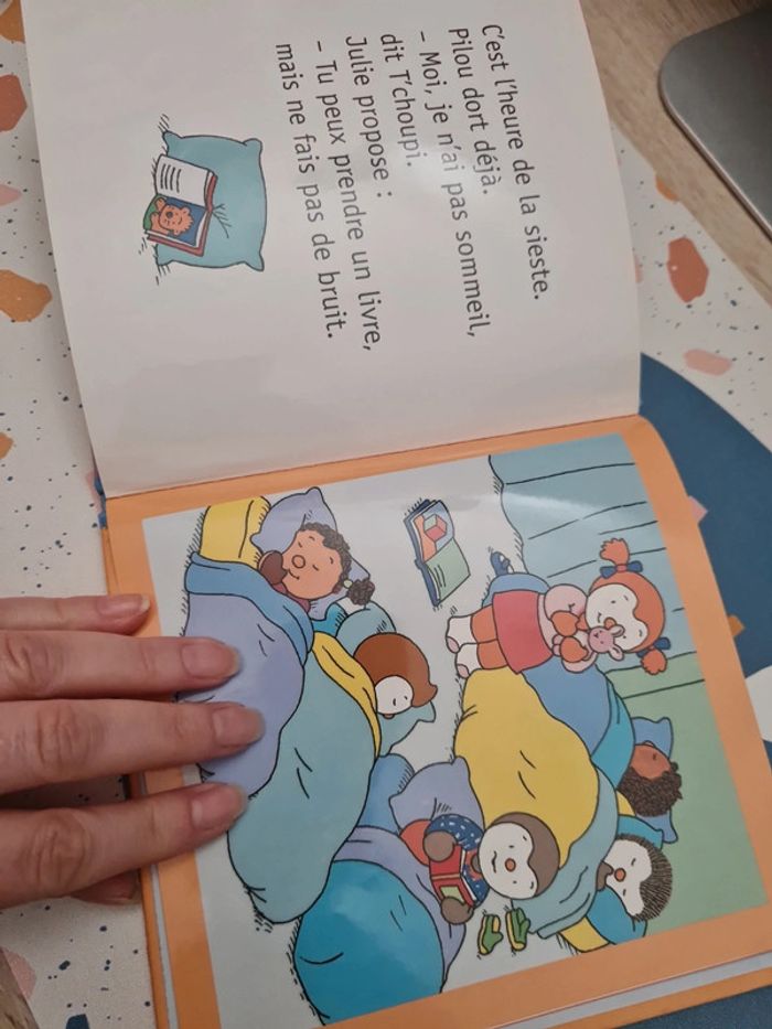Livre T'choupi n°14 : T'choupi rentre à l'école - photo numéro 6