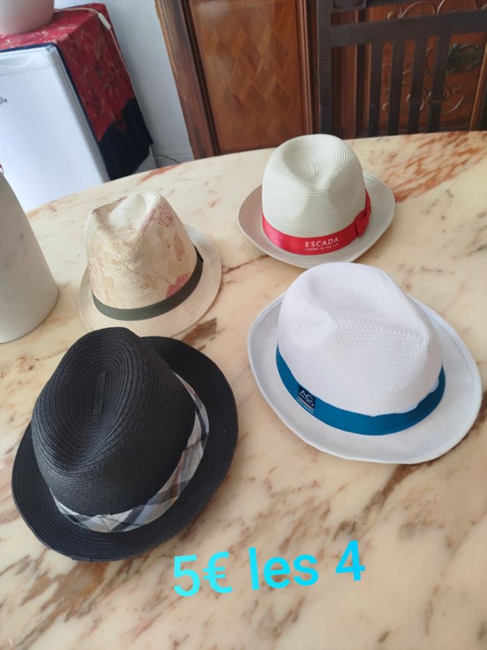 4chapeaux mixtes dont 1Escada
