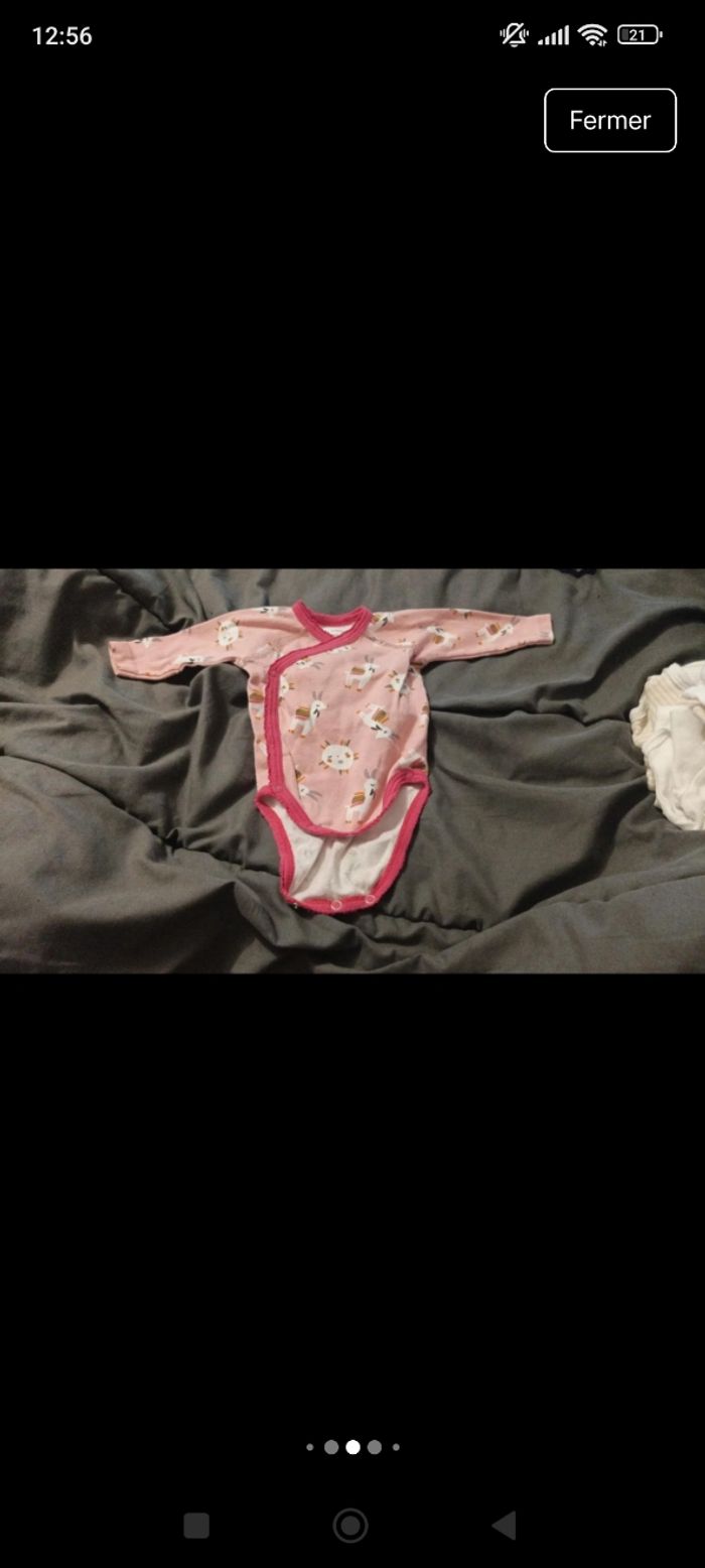 Lot de bodies bébé fille taille 1 mois - photo numéro 9