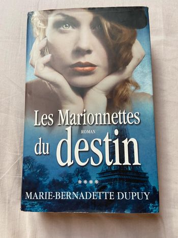Livre les marionnettes du destin