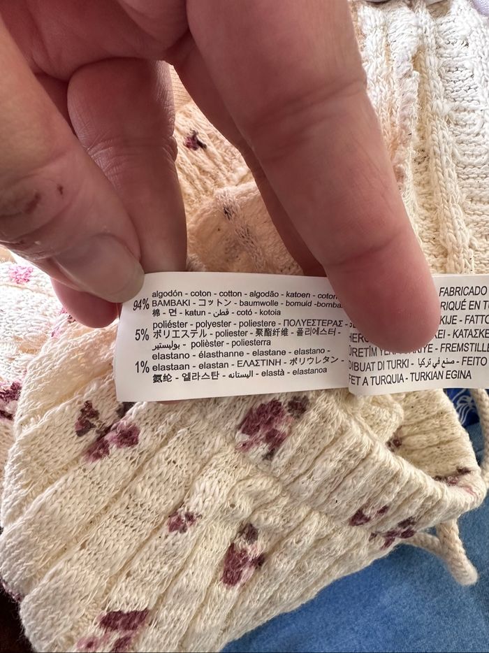 Pantalon beige à fleurs Zara 4/5 ans neuf - photo numéro 2