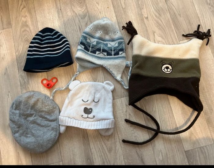 Lot bonnets casquette bébé