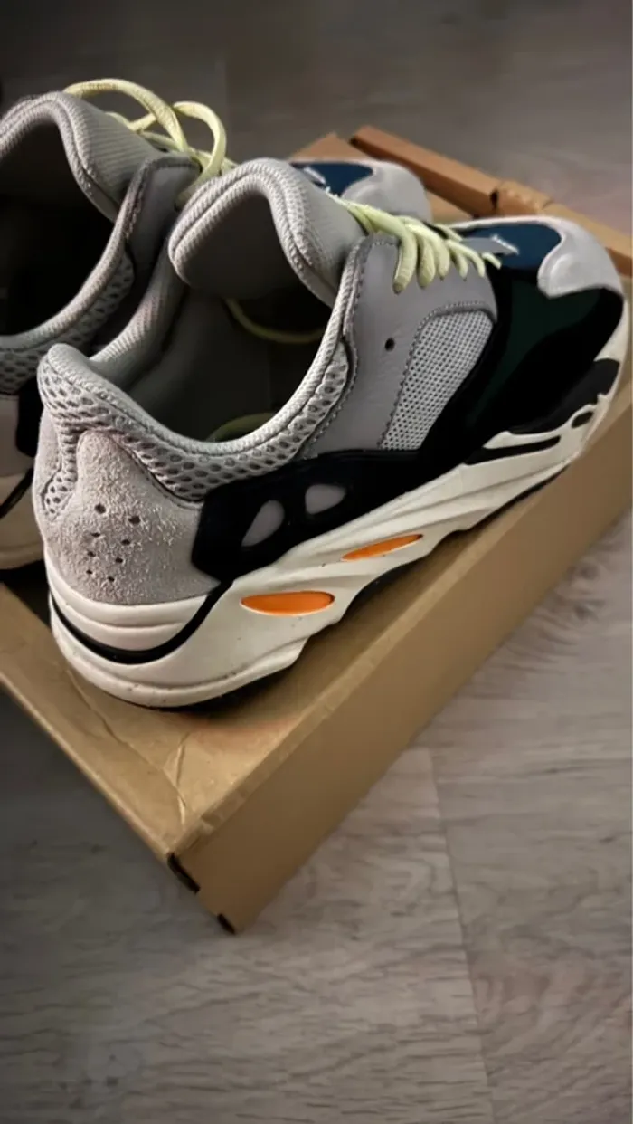 Yeezy 700 new wave runner - photo numéro 2