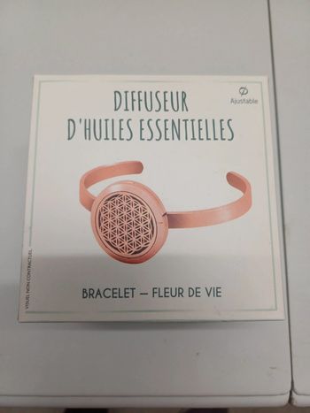 Bracelet fleur de vie diffuseur d'huiles essentielles neuf.