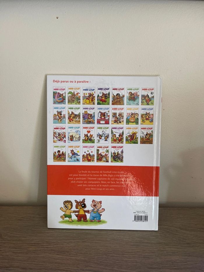 Livre mini loup champion de foot - photo numéro 2