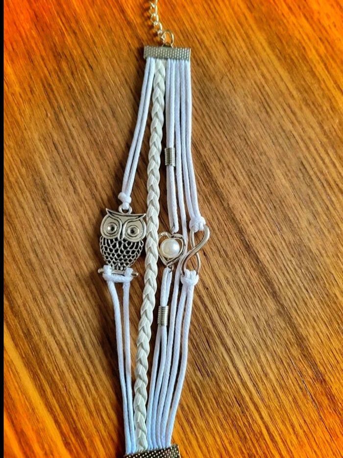 Bracelet hibou blanc multi-liens fantaisie – perle & symbole infini – bijou tendance femme