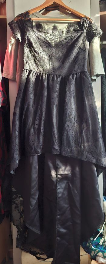 Robe gothique en dentelle noir
