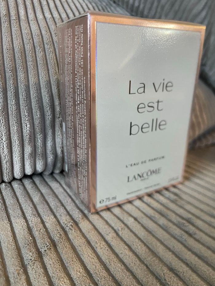 Parfum femme Lancôme la vie et belle - photo numéro 1