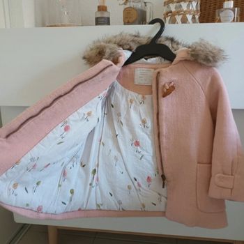 Joli manteau rose Zara BabyGirl Outerwear collection 2 / 3 ans 98 cm la fausse f o u r r u r e sur la capuche est amovible