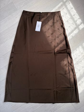 Jupe en satin marron 