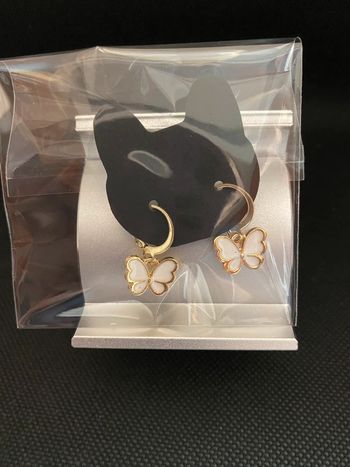 Idée cadeau de noël - Boucles d’oreilles dorées papillon