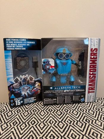 Transformers – Allspark Tech Starter Pack : Autobot Sqweeks -6 ans et +