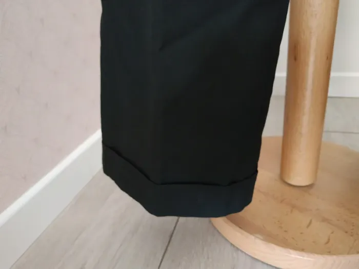Pantalon bas de jambes légèrement évasés - photo numéro 3