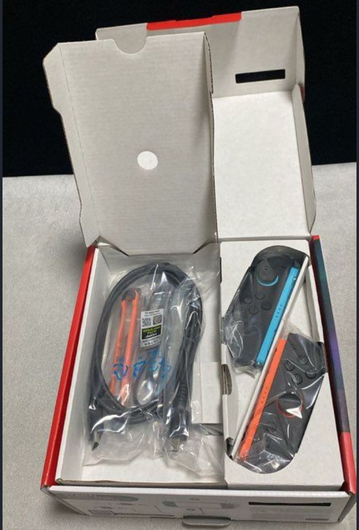 Nintendo Switch oled 2 - photo numéro 3