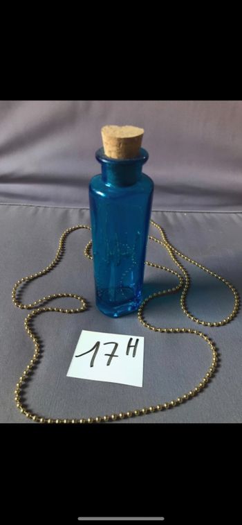 Bouteille bleue vintage