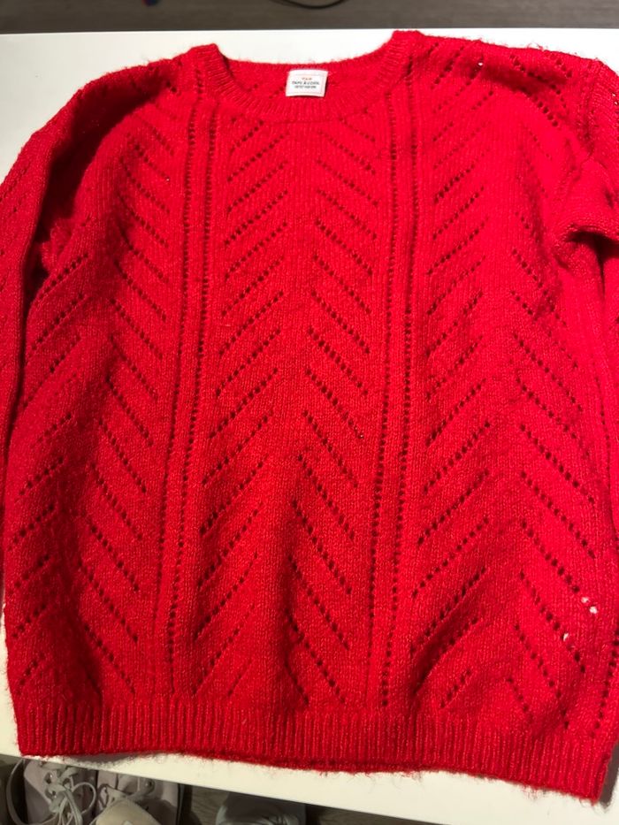 Pull à trous tape à l’œil