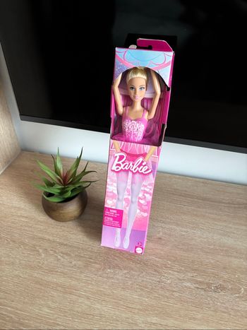 Poupée barbie ballerine tutu rose mattel neuf