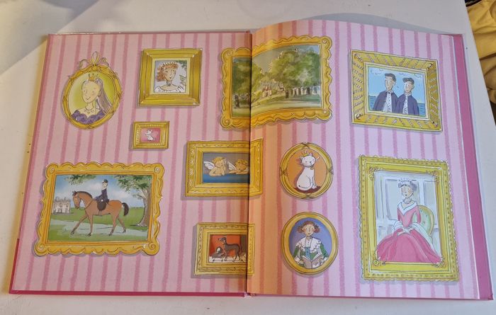 Livre " soirée chez la princesse " - photo numéro 4