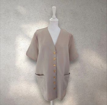 Surchemise manches courtes beige boutons dorés taille 50