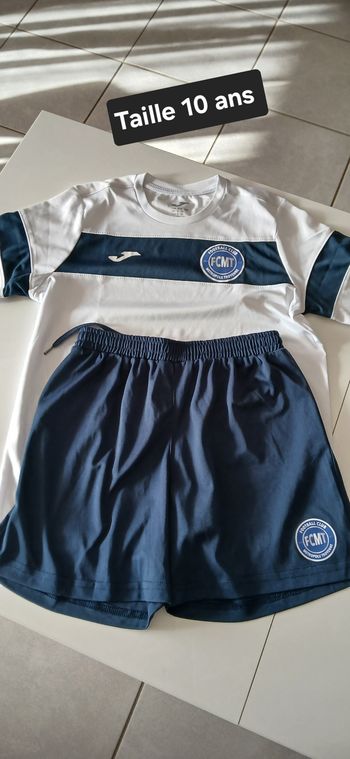 Ensemble Tee-shirt et short garçon Taille 8/10 ans marque joma