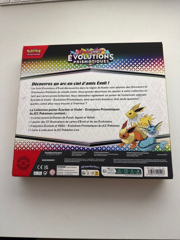 COFFRET POKÉMON POSTER ÉVOLUTION PRISMATIQUE - photo numéro 2