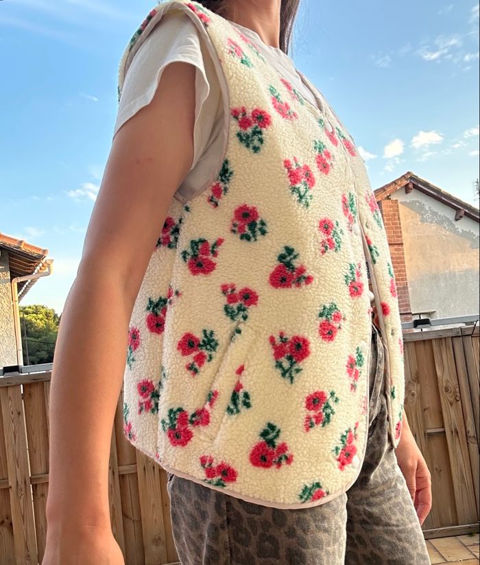 Gilet en fleurs avec des poches - photo numéro 2