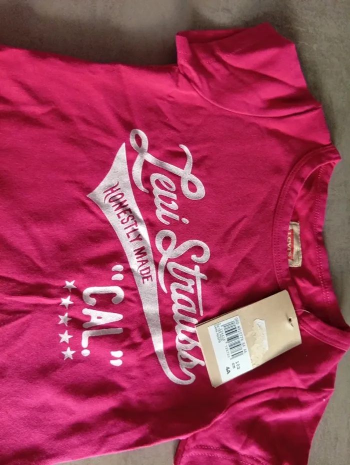 T-shirt Levi's taille 4ans - photo numéro 4