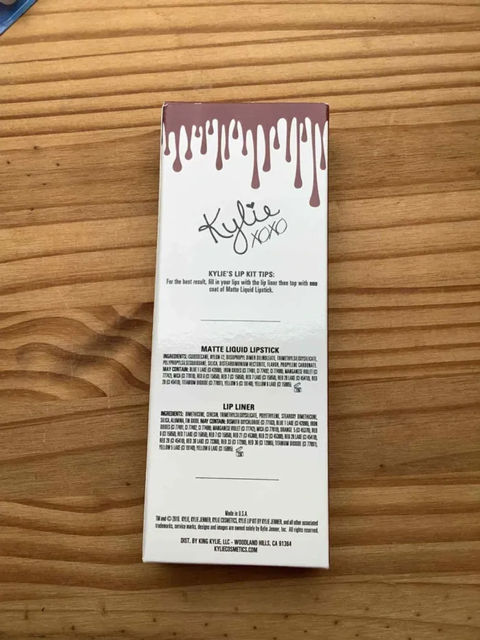 Kylie cosmetics rouge à levre liquide mat + crayon Teinte: Boujee NEUF avec laboite - photo numéro 5