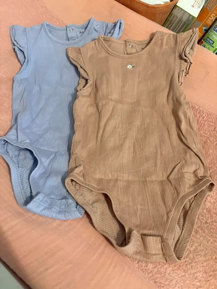 Lot bodies côtelés