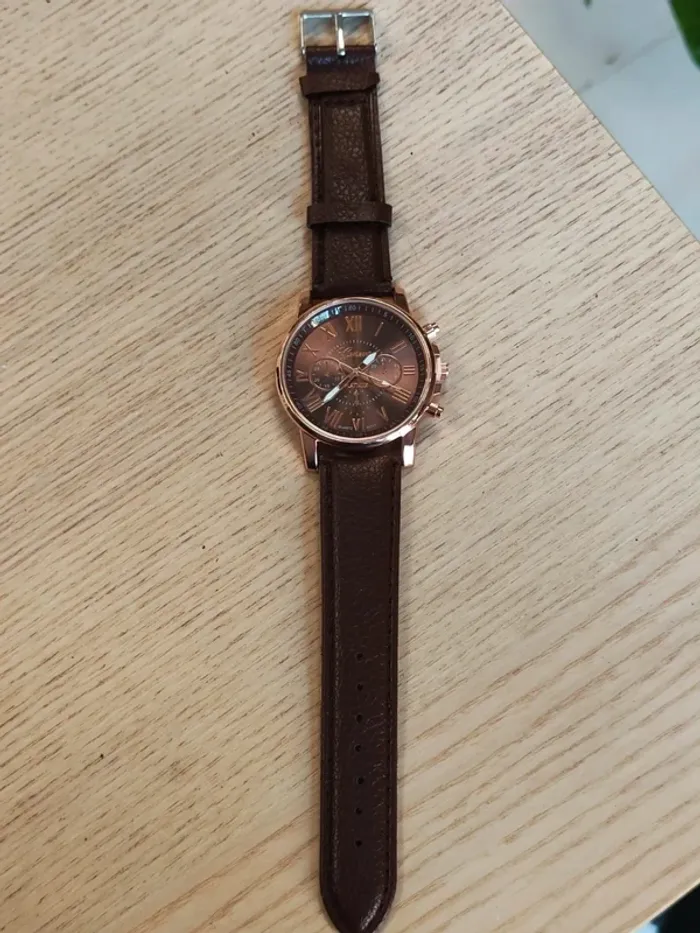 Montre marron, style classique vintage - photo numéro 3