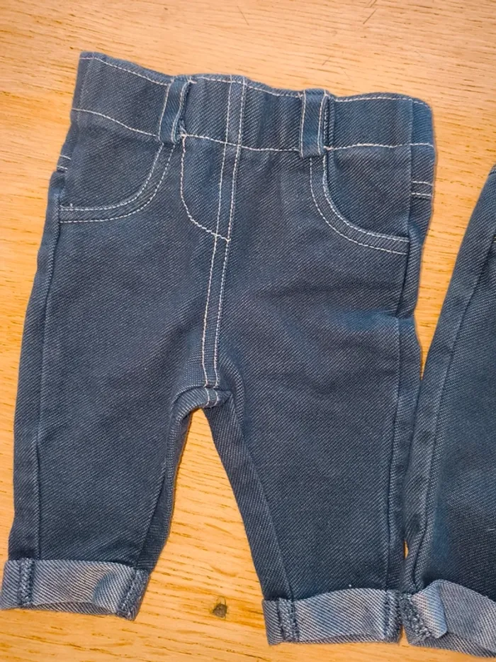 Lot de jean 1 mois Kiabi excellent état pratique legging - photo numéro 2