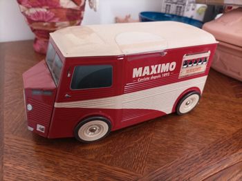 Boîte métal forme camionnette