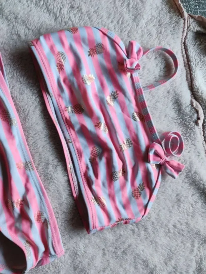 Maillot de bain 2 pièces rose blanc ananas doré Primark 5/6 ans - photo numéro 3