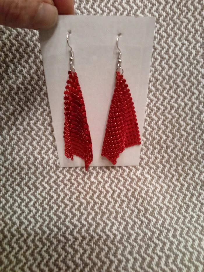Boucles d'oreilles résilles rouges - photo numéro 10