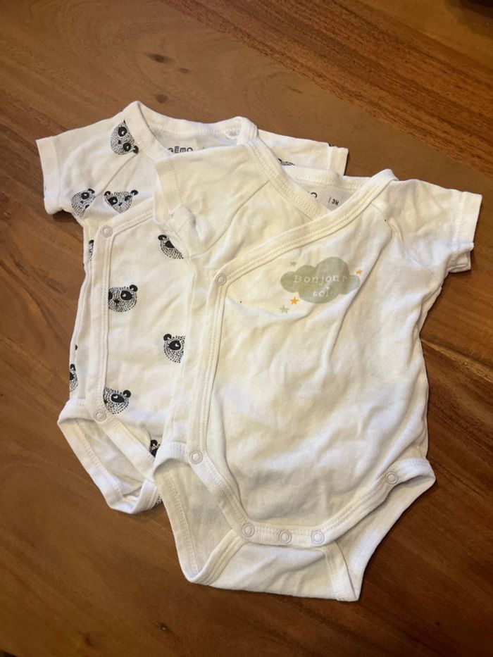 Lot bodys manches courtes